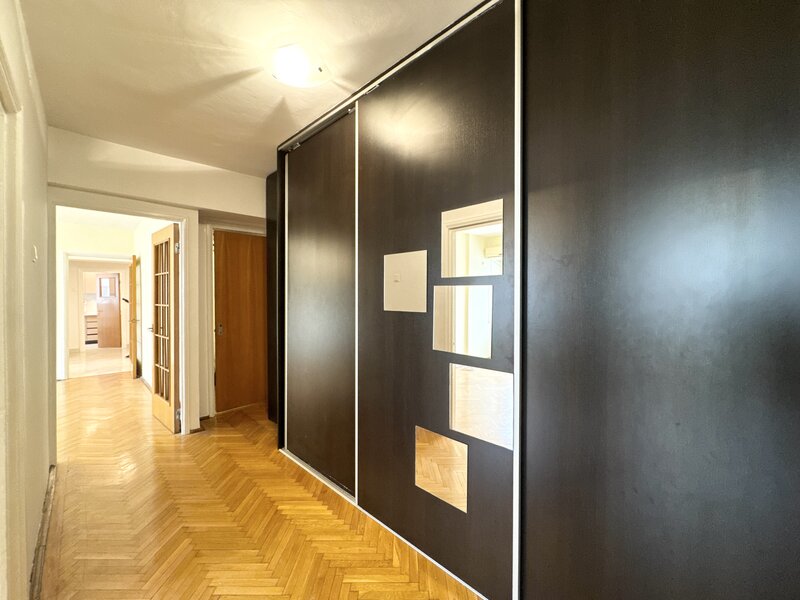 Piata Victoriei, Bd. Nicolae Titulescu.